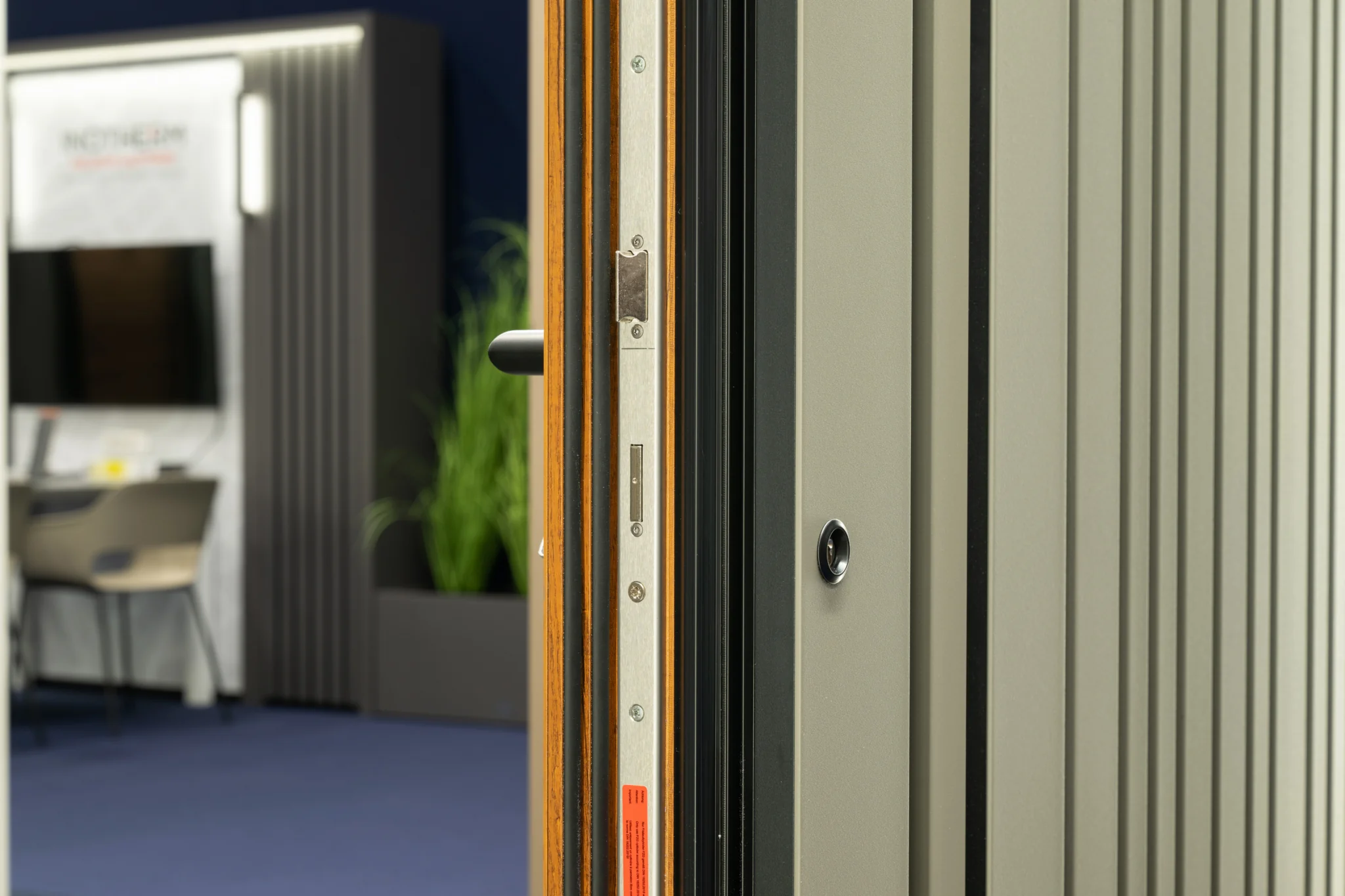 Montage einer Haustür durch R-TEC Fenstertechnik